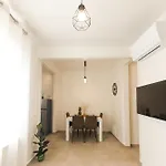 Magicflo Santa Croce Апартаменты *
